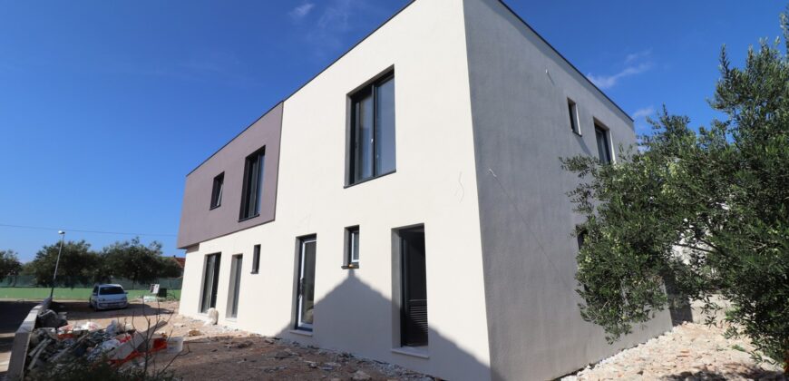 Haus H2689-S1-Srima