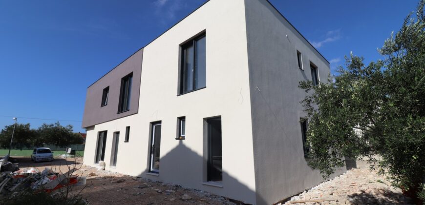 Haus H2689-S1-Srima